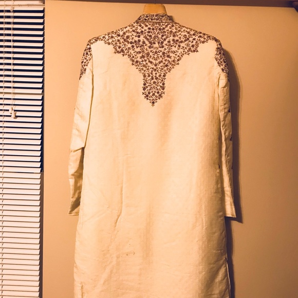 Exquisite all front,shoulder embroidered Sherwani. - Picture 4 of 7